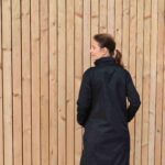 Dámský černý kabát ze softshellu