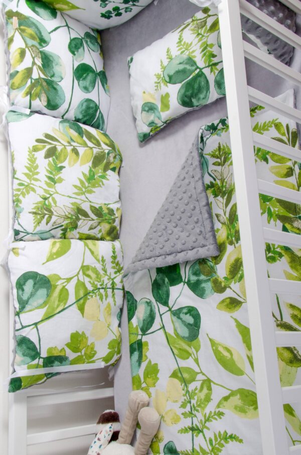 Polštářek, přikrývka a polštářkový mantinel - vzor listy, šedé minky