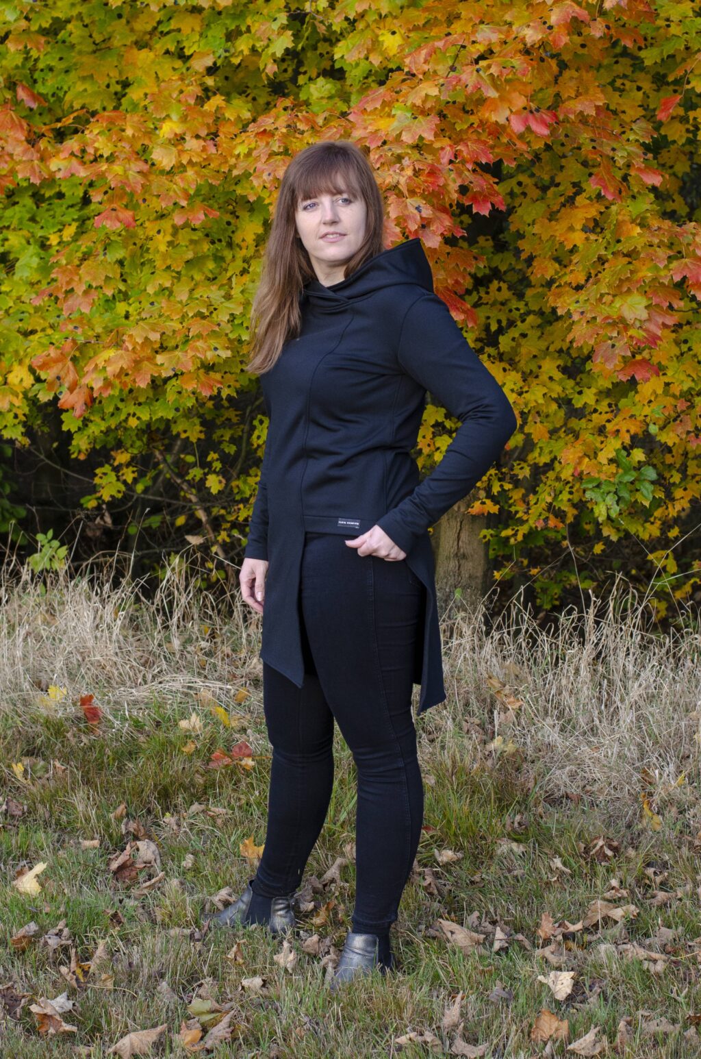 Černá tunika s kapucí