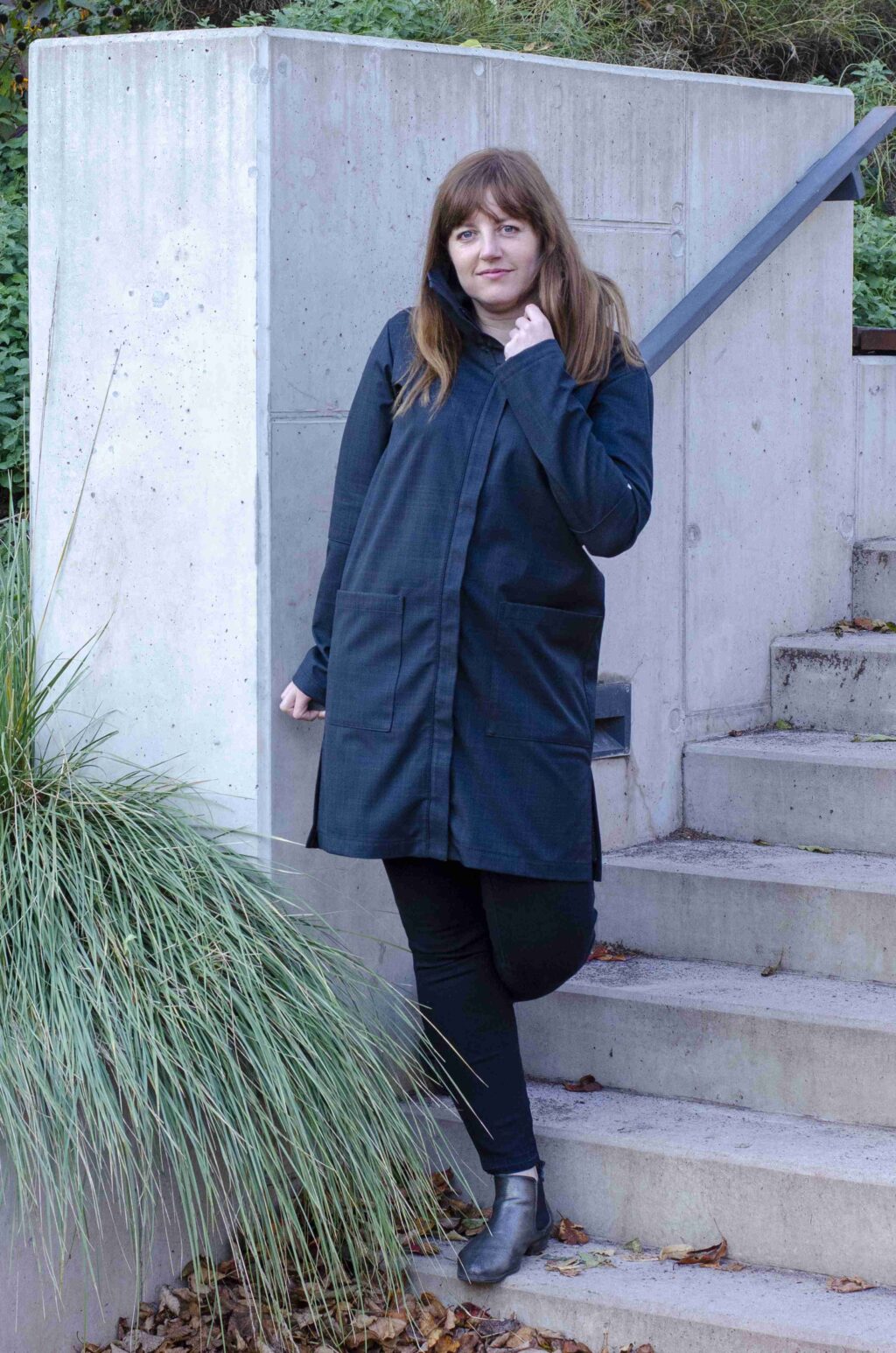 Černý kabát ze softshellu na zip