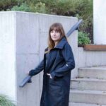 Černý kabát ze softshellu na zip