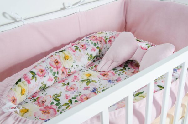 Oboustranné hnízdečko - vzor šípková růže, růžový samet