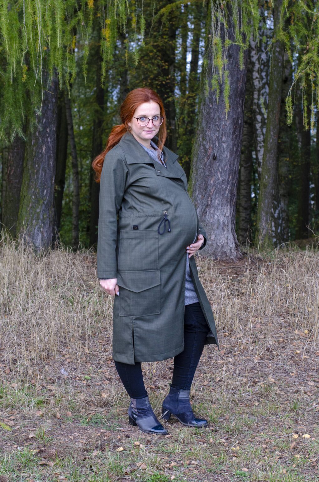 Khaki kabát s klopou ze softshellu na patenty