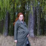 Khaki kabát s klopou ze softshellu na patenty