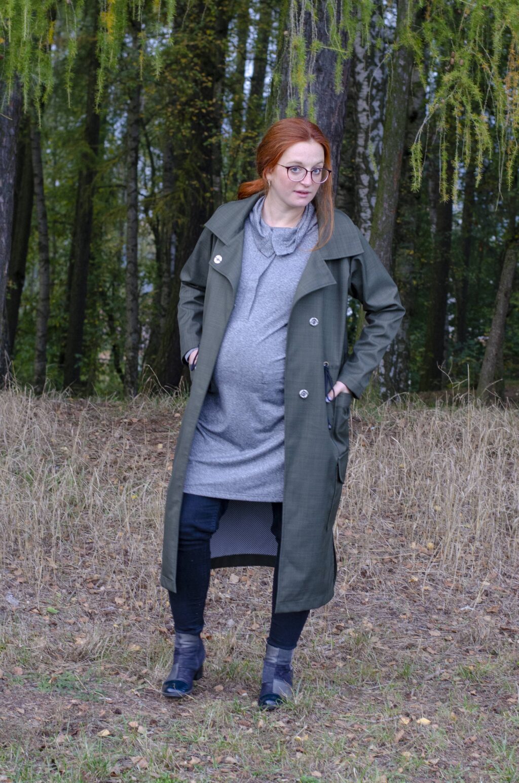 Khaki kabát s klopou ze softshellu na patenty