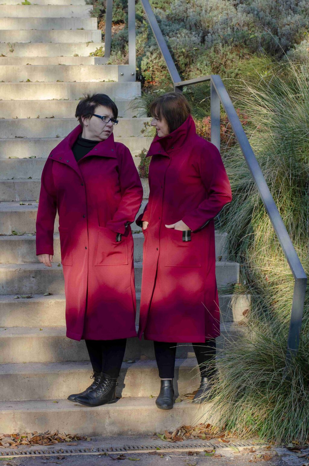 Zimní červený softhellový oversize kabát na patenty