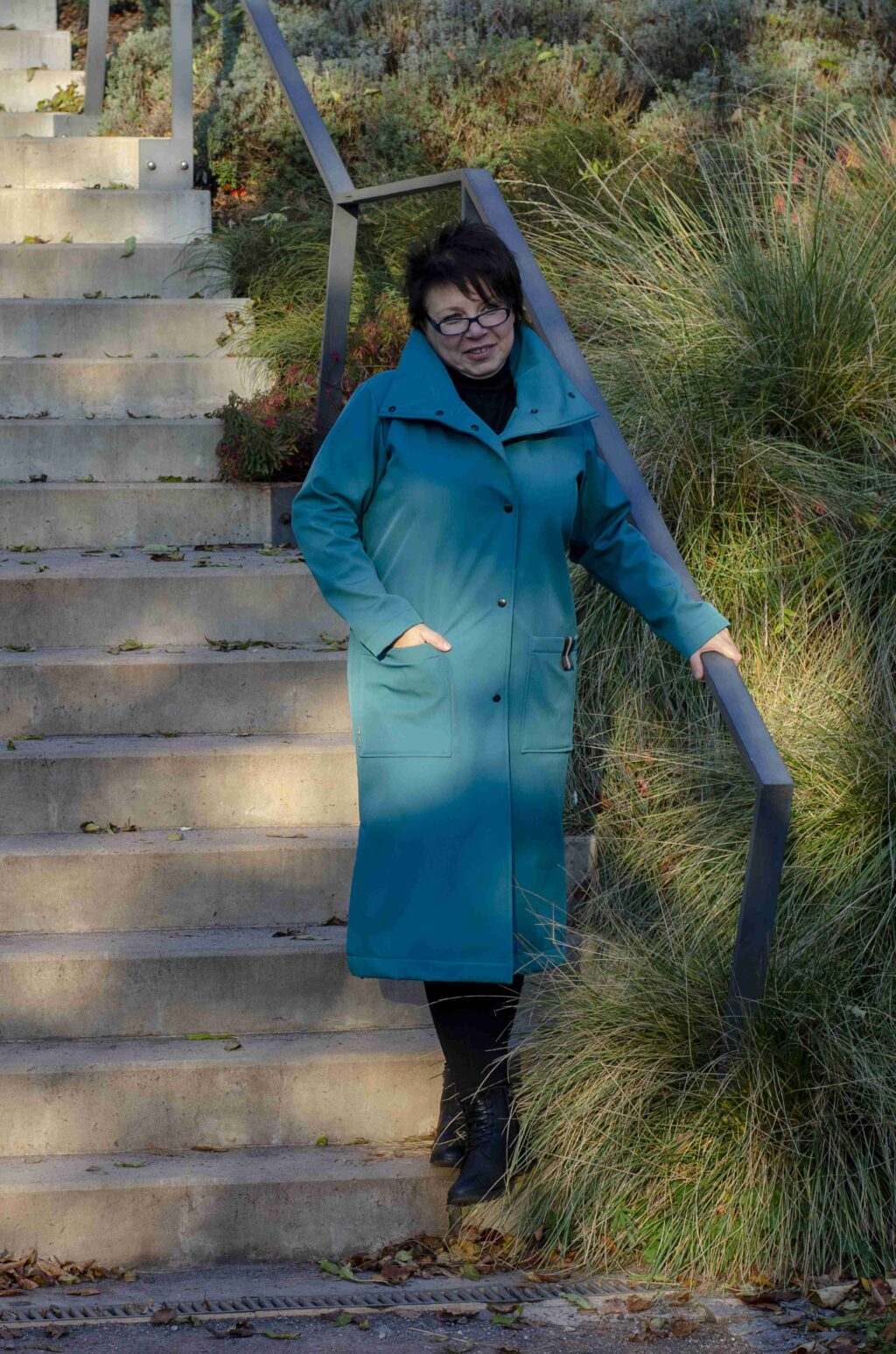 Zimní tyrkysový softhellový oversize kabát na patenty