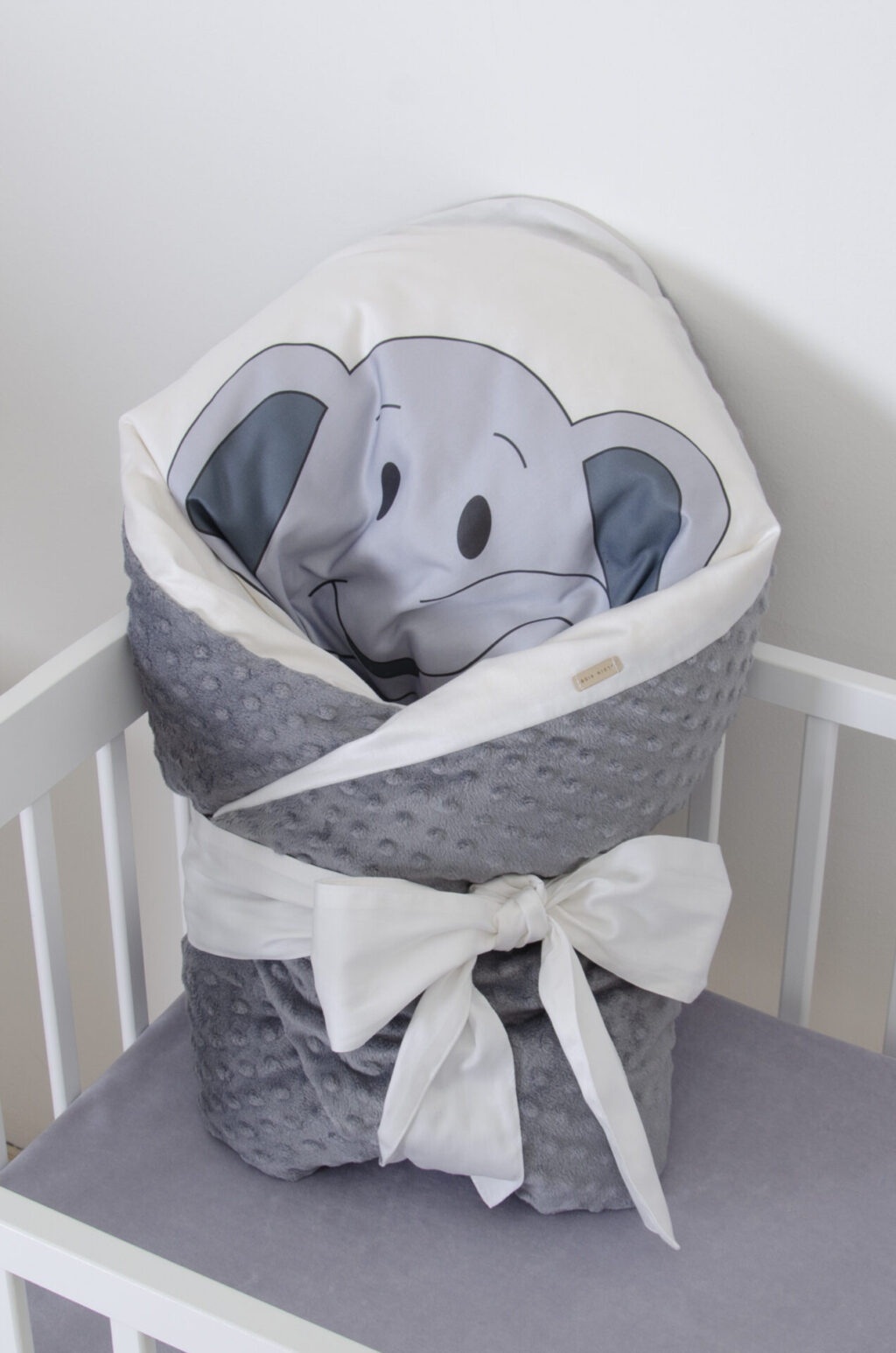 Péřová oboustranná zavinovačka - vzor slon, šedé minky