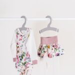 Set body s legíny a se sukýnkou