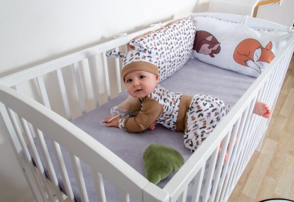 Set body s dlouhým rukávem, basic tepláky a polštářkový mantinel - vzor lesní zvířátka