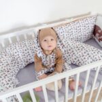 Set body s dlouhým rukávem, tepláky a čepička