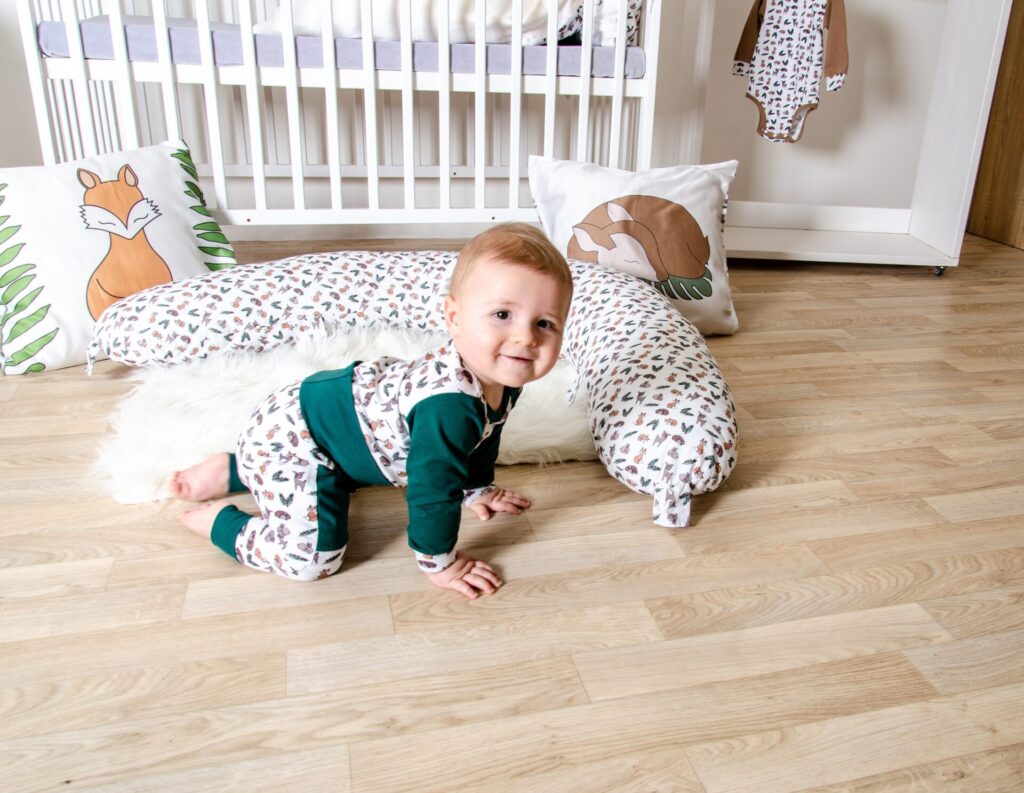 Set body s dlouhým rukávem a tepláky - vzor lesní zvířátka, zelené