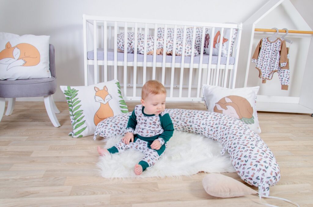 Set body s dlouhým rukávem, tepláky a kojící polštář - vzor lesní zvířátka, zelené