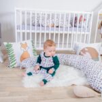 Set body s dlouhým rukávem, tepláky a kojící polštář